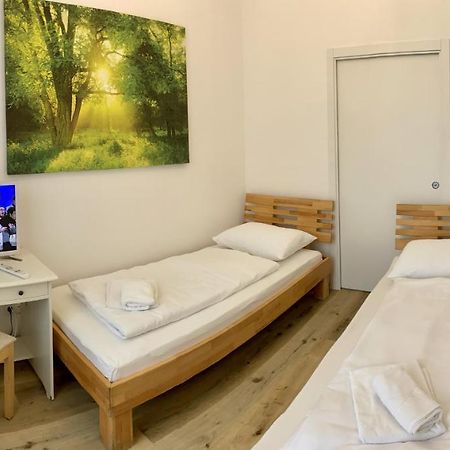 Ajo Central Room - Self-Check-In Вена Экстерьер фото