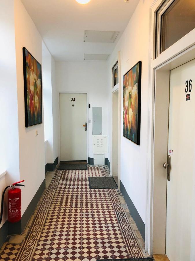 Ajo Central Room - Self-Check-In Вена Экстерьер фото