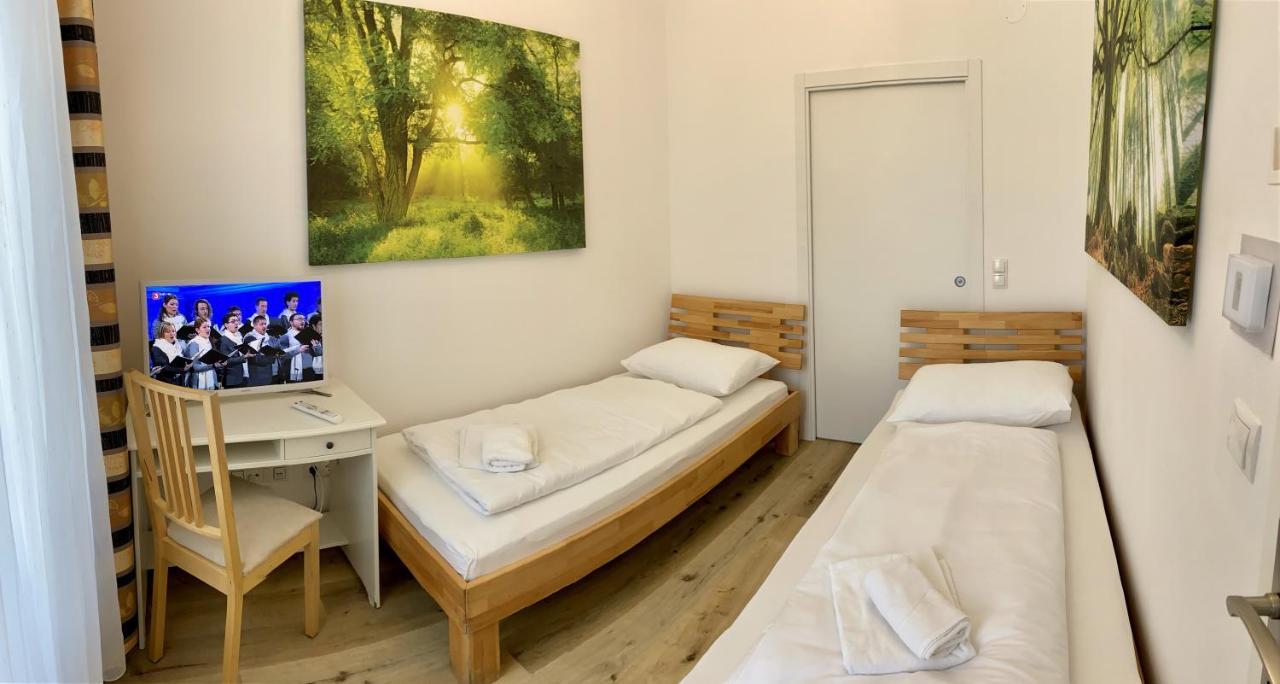 Ajo Central Room - Self-Check-In Вена Экстерьер фото